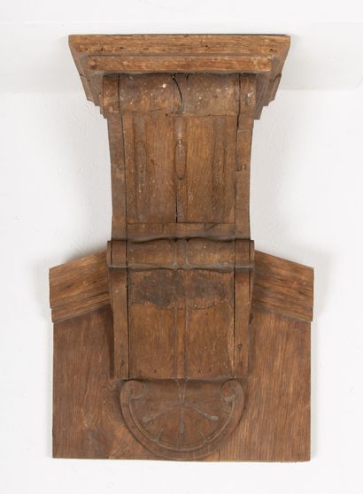 null Three important brackets of woodwork in oak.

19th century. 

H_71,5 cm W_49...
