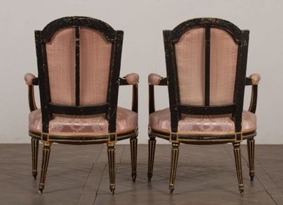 null Paire de fauteuils cabriolet en bois relaqué noir et redoré sous Napoléon III.

Epoque...