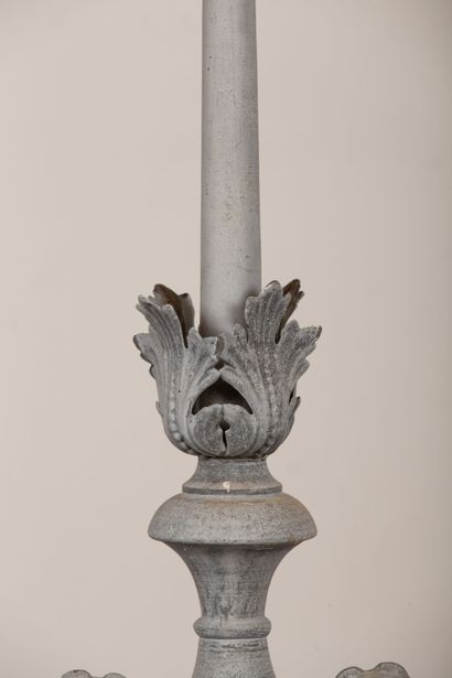 null Two zinc finials.

Second half of the 19th century.

H_154 cm L_29 cm.

H_92...