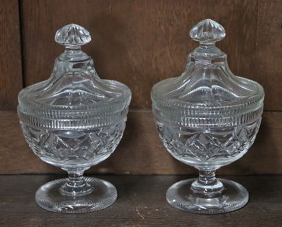 null Pair of crystal covered dragees.

19th century.

H_16.5 cm D_10 cm