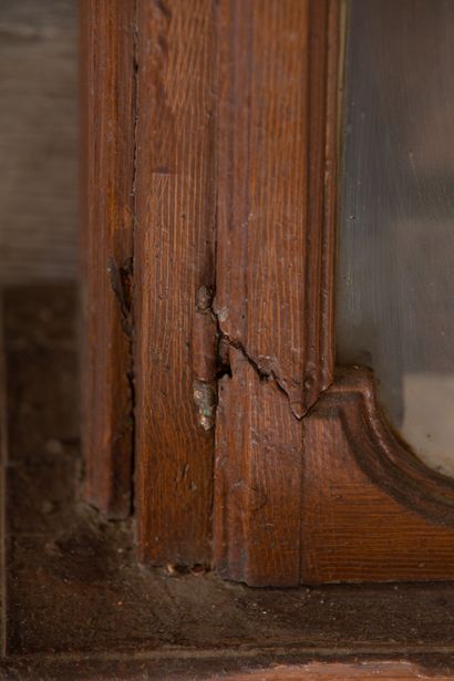 null Horloge de parquet à mouvement en bronze et cadran à cartouches émaillés. 

Le...