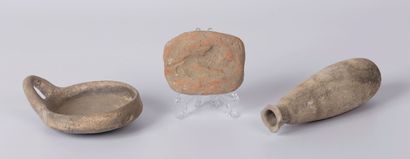  Ensemble de trois céramiques antiques comprenant...