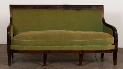 null Mahogany and mahogany veneer sofa.

Empire period.

Upholstered in green velvet.

H_95...
