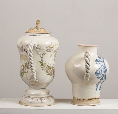 null BORDEAUX.

Pair of earthenware pharmacy pots with twisted handles from the Boyer...