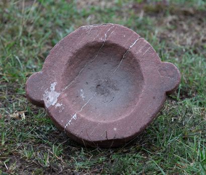 null Small mortar in pink sandstone

H_17.5 cm L_38.

This lot does not come from...