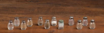 null CHRISTOFLE.

Set of twelve salt and pepper shakers in their original cases,...