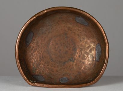 null Fountain and basin in copper, 

on an oak support with openwork shell.

18th...