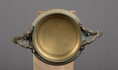 null Bronze cup with two handles, on a base in yellow marble of Siena.

19th century....