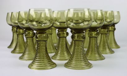 null Suite of eighteen white wine glasses in Rhine valley crystal.

End of the XIXth...