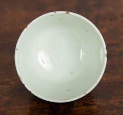 null CHINA.

Porcelain sorbet with painted decoration of vases and inscriptions....