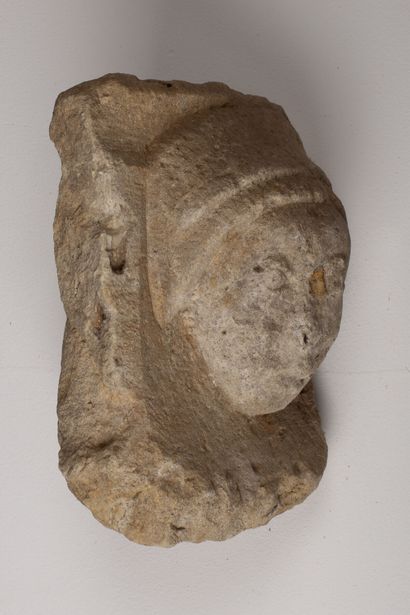 null 
Fragment of stone architecture, decorated with a woman's head with a headdress.




Gothic...