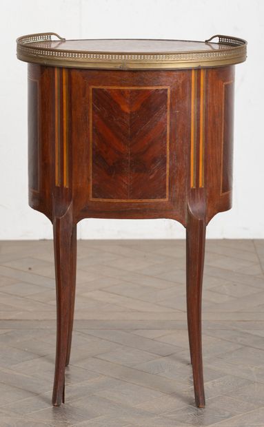 null Piece of furniture of living room of form drum in marquetry of wood of veneer.

Marble...