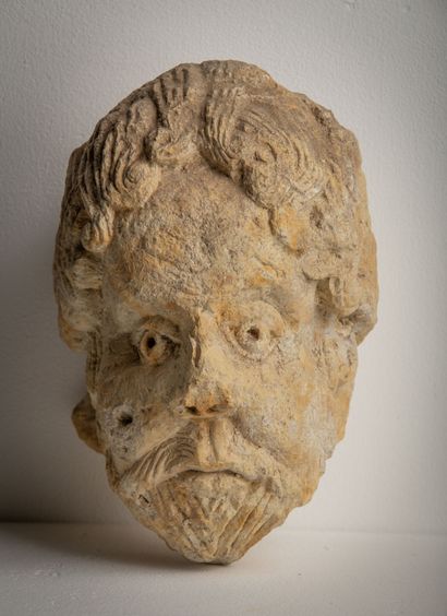 null 
Head of man in carved stone.




Probably from the Gallo-Roman period.




L_...