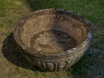 null 
Imposing stone baptismal font with gadroons.




XIIIth-XIVth century.




H_...