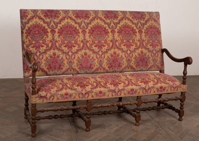 null Bench in turned and molded wood, with high back.

Louis XIII period.

H_112,5...