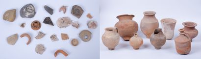 null 
Set of pottery and fragments of ancient pottery. 




L(max)_20.5 cm.



The...