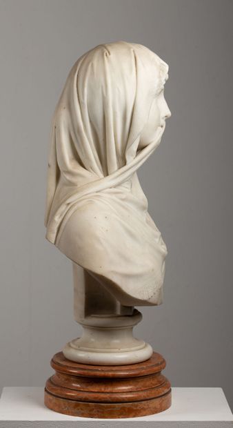 Giosue ARGENTI (1819-1901). 
Buste de femme au voile, 1875. 
Sculpture en marbre...