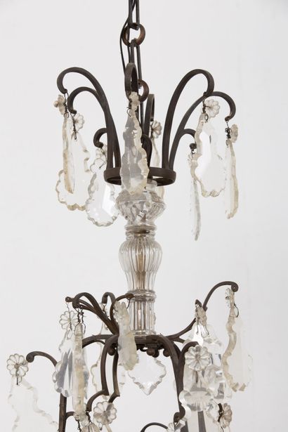null Chandelier with pendants with six lights.

H_172 cm (with the chain) D_45 c...