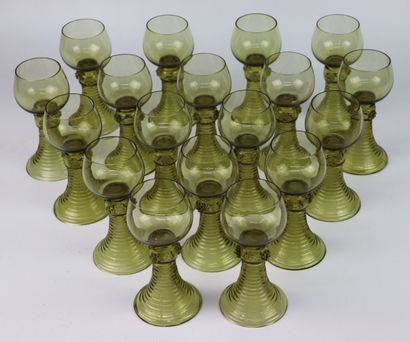 null Suite of eighteen white wine glasses in Rhine valley crystal.

End of the XIXth...