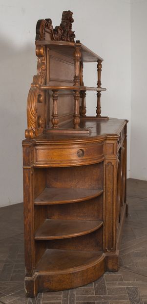 null Important sideboard forming a dresser in carved oak decorated with vase and...