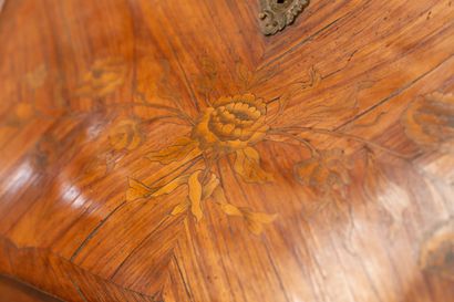 null Secretary slope marquetry and veneer with floral decoration.

A flap reveals...