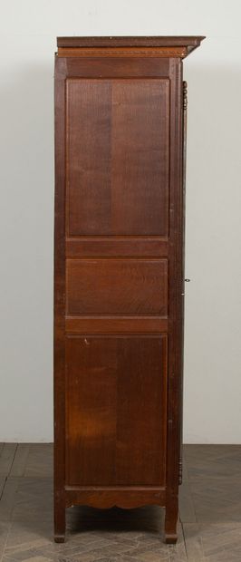 null Norman cabinet in oak, opening with two leaves.

Beginning of the XIXth century.

H_230...