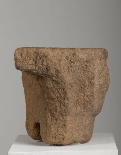 null 
Element of a stone capital, probably gothic 




H_27.5 cm W_40 cm D_25 cm



All...