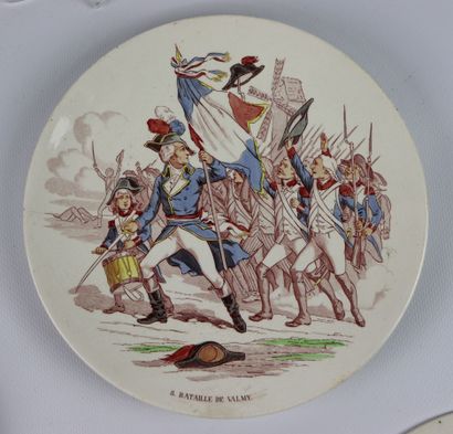 null SARREGUEMINES.

Suite of eight plates in fine earthenware with polychrome decoration...