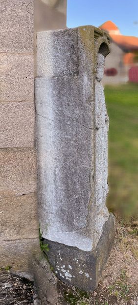 null 
Life-size figure of a prophet or a saint, in limestone.




Decorating a cloister...