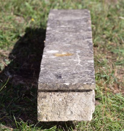 null 
Stone fireplace lintel.




It rests on two stone elements, forming a bench.




H_15...