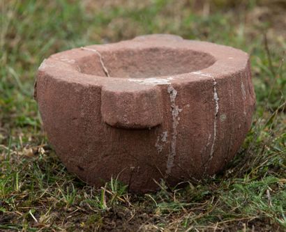 null Small mortar in pink sandstone

H_17.5 cm L_38.

This lot does not come from...