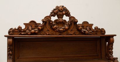null Oak sideboard with three shelves and a crotch tray.

Decorated with fruit vase...