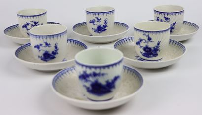 null TOURNAI

Suite of six cups and their saucers in soft porcelain with Ronda decoration,...