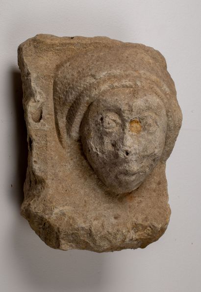 null 
Fragment of stone architecture, decorated with a woman's head with a headdress.




Gothic...