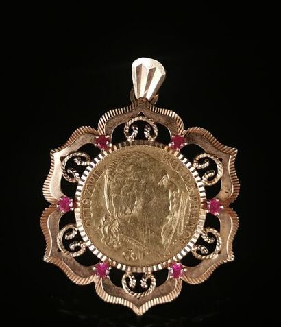 null Yellow gold and red stone openwork pendant with a Louis XVIII gold coin.

L_...