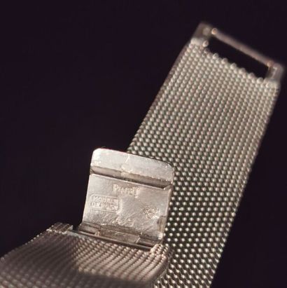 null PIAGET.

Lady's wristwatch in white gold, the bezel paved with diamonds.

Index...