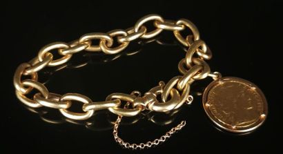 null Bracelet à maille forçat en or jaune, serti d'une pièce de 20 francs or au coq.

L_...