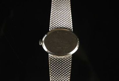 null ETERNA.

Ladies' wristwatch with oval case in white gold.

The original bracelet,...