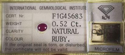 null Rubis pesant 0.52 carat de couleur naturelle.

Sous scellé avec cachet en cire,...