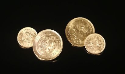 null Pair of yellow gold cufflinks holding a 5 peso coin and a 2 peso coin (Mexico).

13.30...