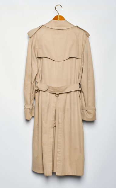 null BURBERRY'S.

Trench-coat pour Homme en coton et polyester mastic, doublure tartan,...