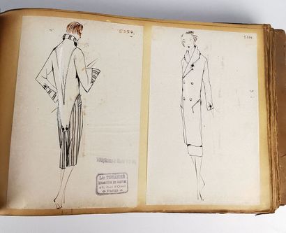 null LÉO TISSANDIÉ - 1925-1930.

Album contenant 953 dessins de mode sur papier calque...