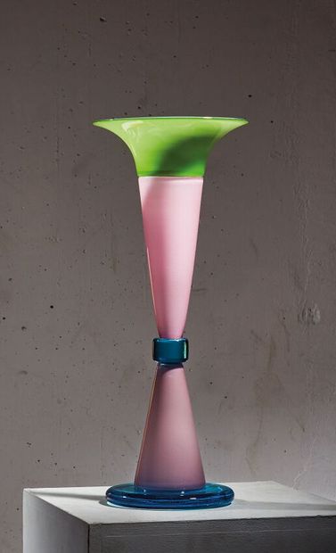 null Ettore SOTTSASS (1917-2007).
Vase Pasifila - model conceived in 1986.
Sculpture...