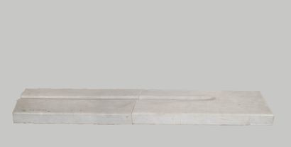 null Guy LARTIGUE (1927-2021).
Disque - 1987.
Sculpture en marbre en trois parties.
Signée...