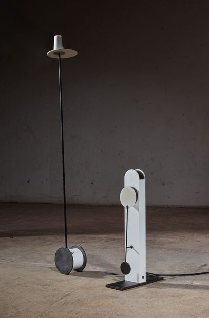 null Patrizia BELLONI.
Small table lamp Pendolo - 1985.
Base in cast iron, shaft...