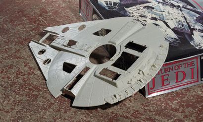 null STAR WARS.
Millennium Falcon - 1989.
Fully disassembled model.
(In its original...