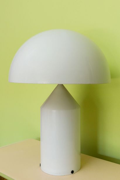 null Vico MAGISTRETTI (1920-2006).
Lamp Atollo - model created in 1977.
White lacquered...