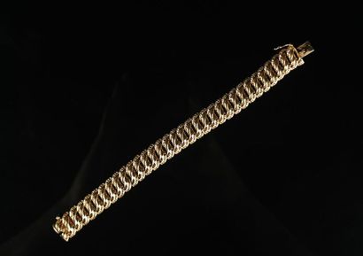 null Bracelet en or jaune à maille américaine.
Huit de sécurité.
L_19 cm.
29,86 grammes,...