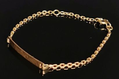 null Bracelet pour enfant en or jaune.
L_ 13.5 cm.
1,88 gramme, 18K, 750°/00
