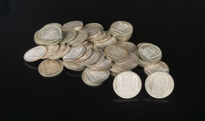 Soixante-sept pièces de 10 Francs Turin en...